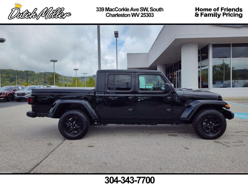 2022 Jeep Gladiator Sport S