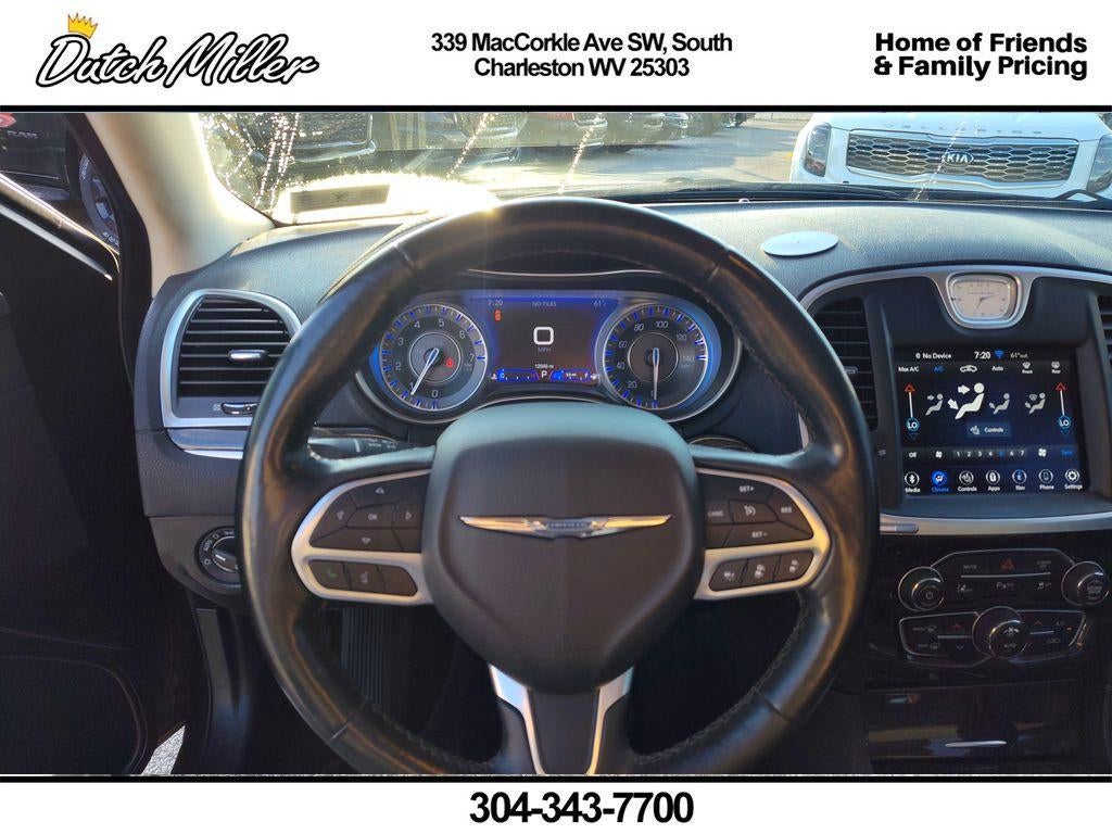 2022 Chrysler 300 Touring L