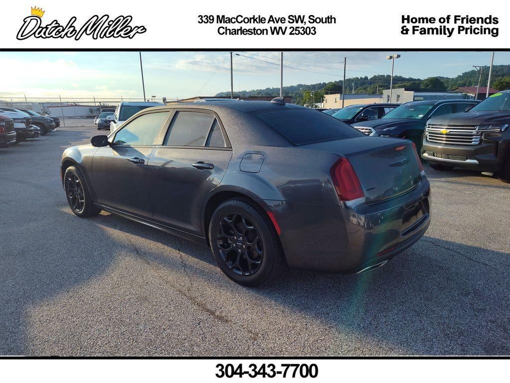 2022 Chrysler 300 Touring L