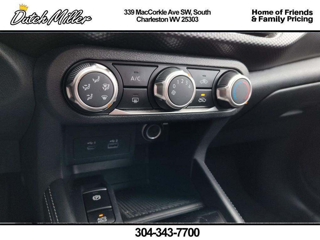 2024 Nissan Kicks SV