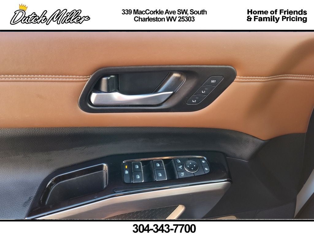 2023 Nissan Pathfinder Platinum