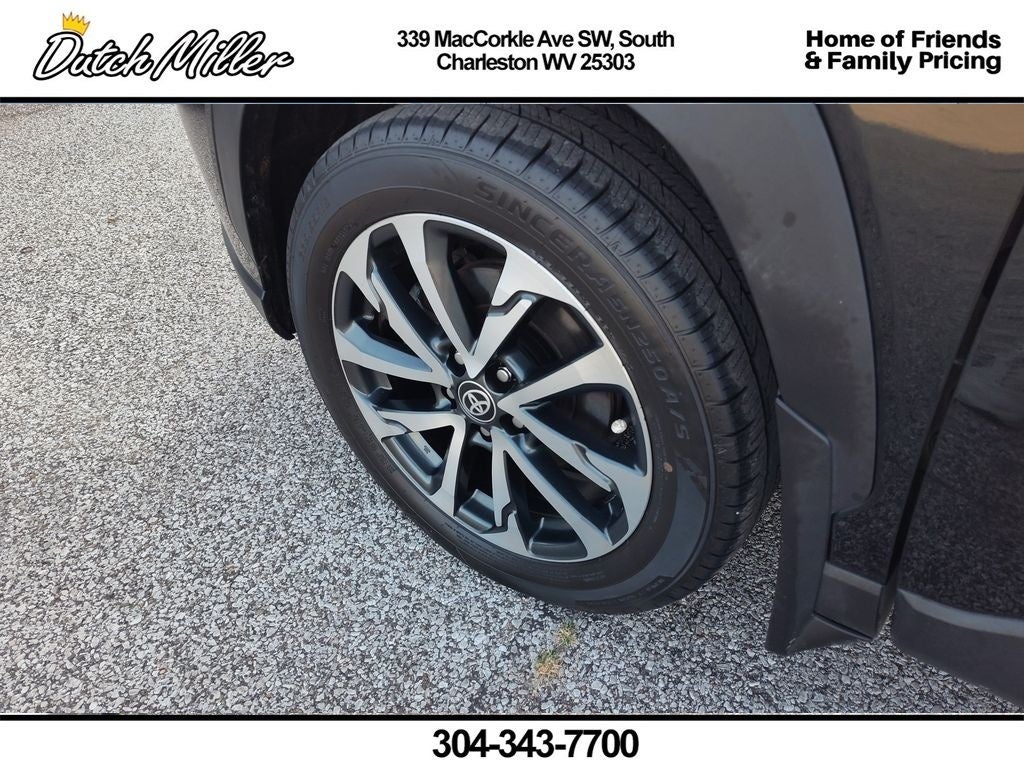 2024 Toyota Corolla Cross XLE
