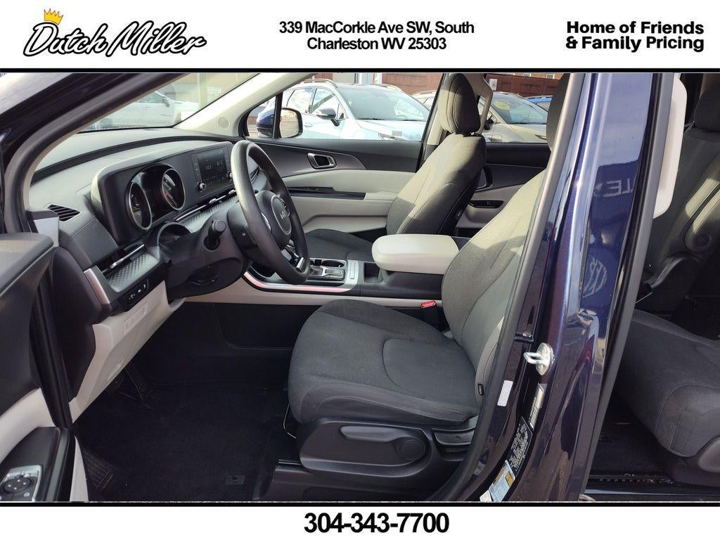 2023 Kia Carnival LX