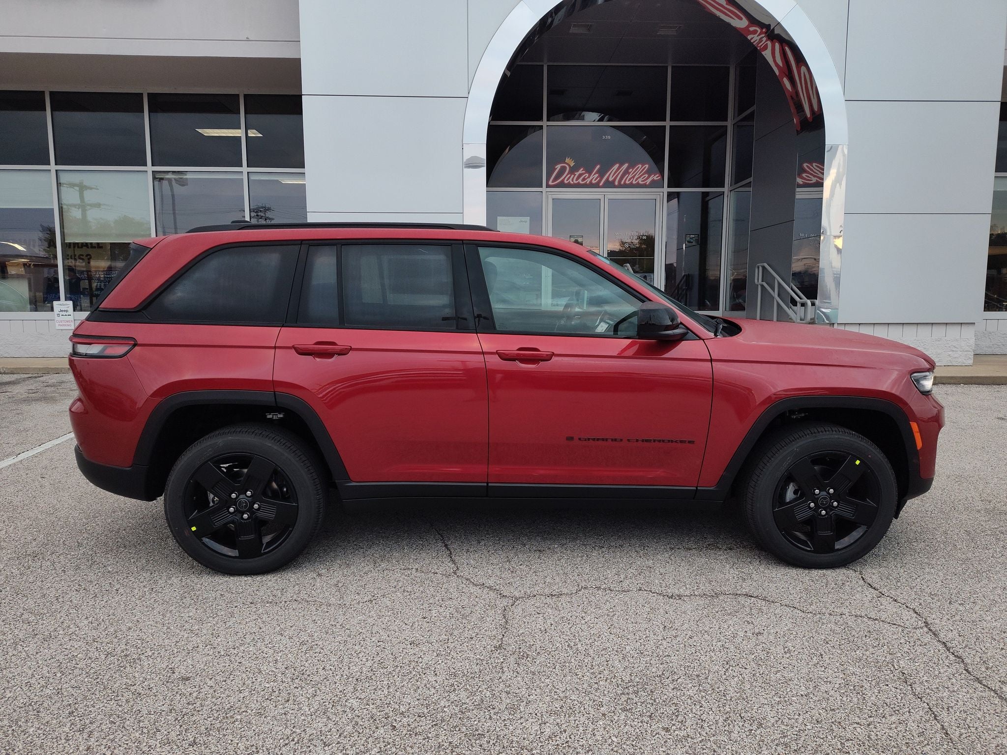 2027 Jeep Grand Cherokee Laredo X
