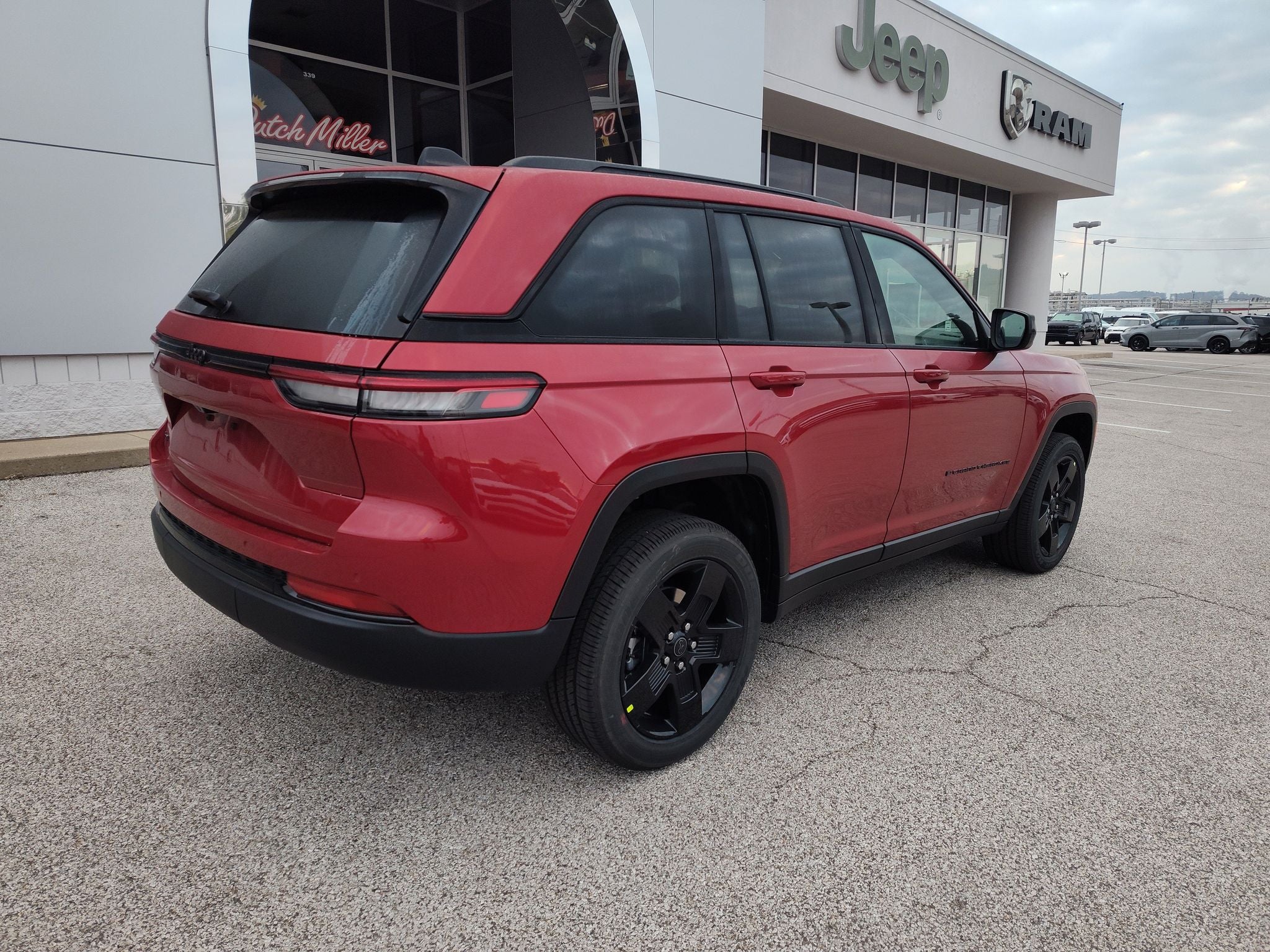 2027 Jeep Grand Cherokee Laredo X