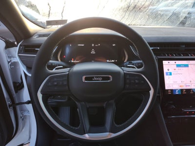 2027 Jeep Grand Cherokee Laredo