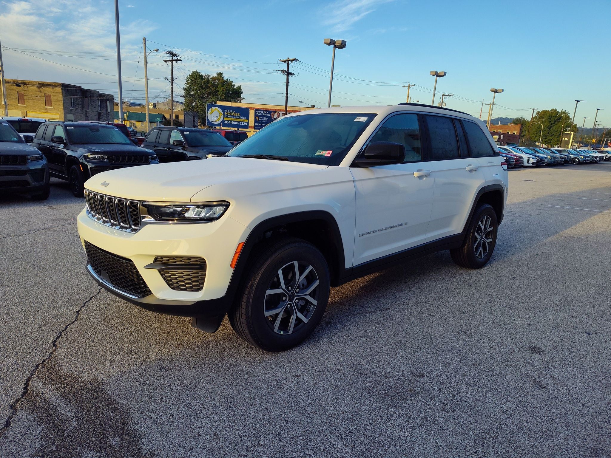 2027 Jeep Grand Cherokee Laredo