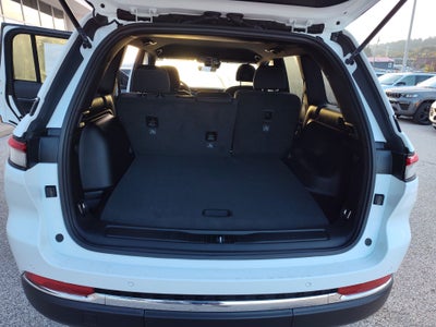 2027 Jeep Grand Cherokee Laredo