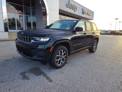 2027 Jeep Grand Cherokee Laredo