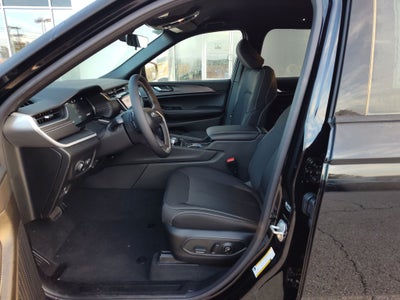 2027 Jeep Grand Cherokee Laredo