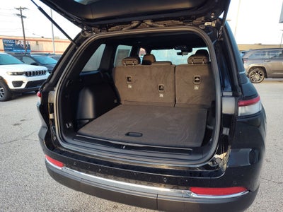 2027 Jeep Grand Cherokee Laredo