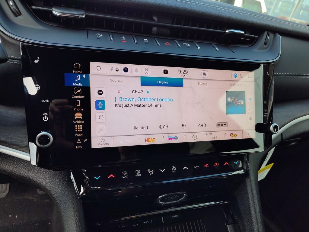 2026 Jeep Grand Cherokee Laredo Altitude
