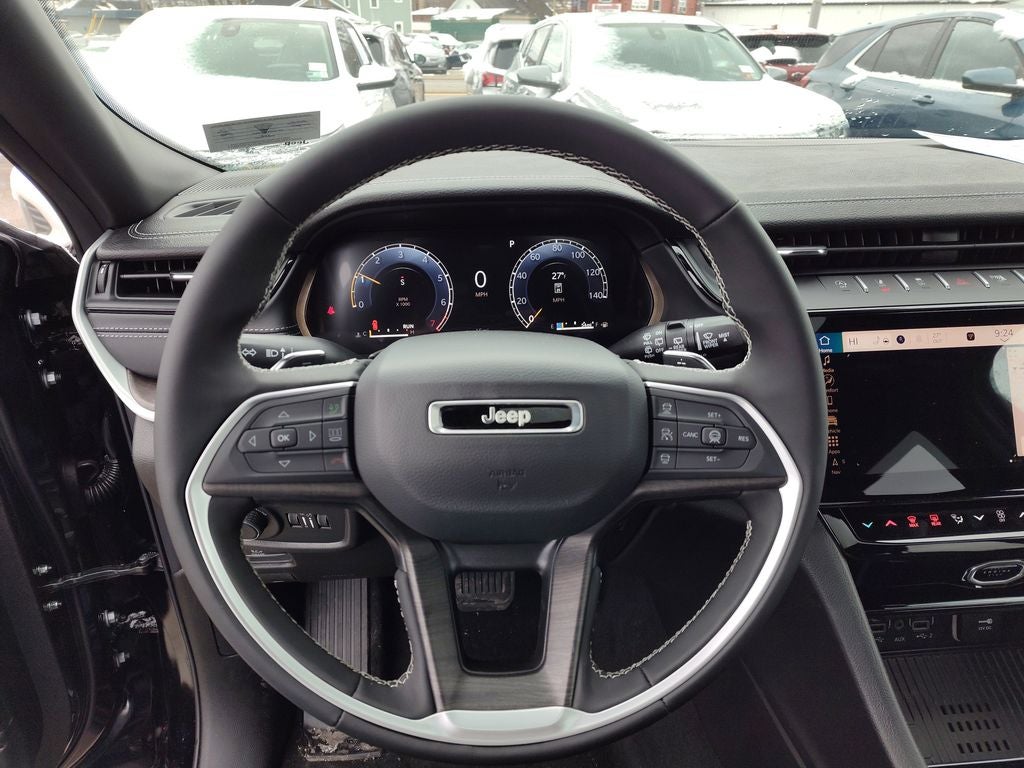 2026 Jeep Grand Cherokee Laredo Altitude