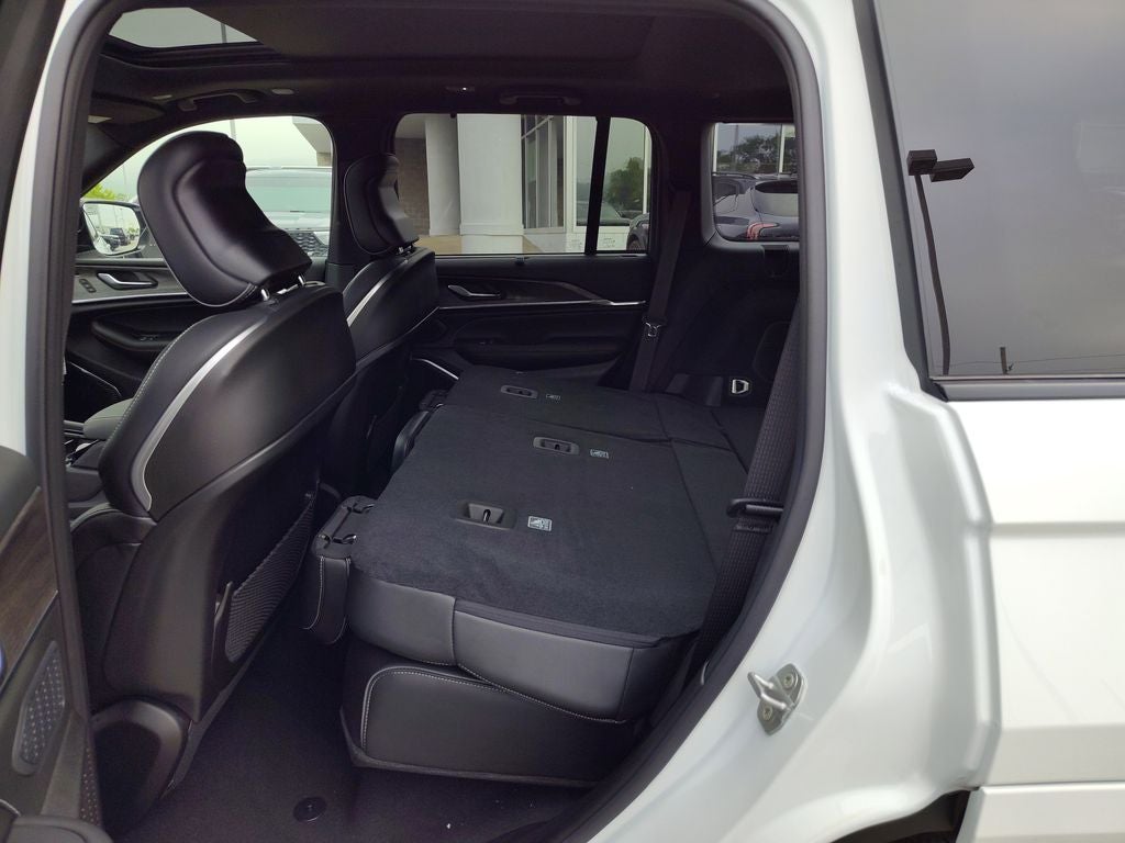 2025 Jeep Grand Cherokee Overland