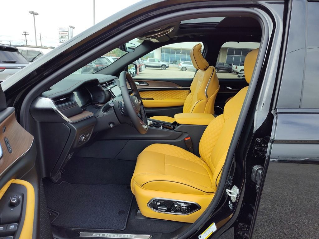 2025 Jeep Grand Cherokee Summit