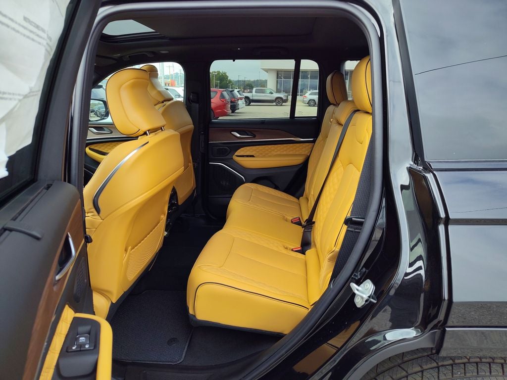 2025 Jeep Grand Cherokee Summit