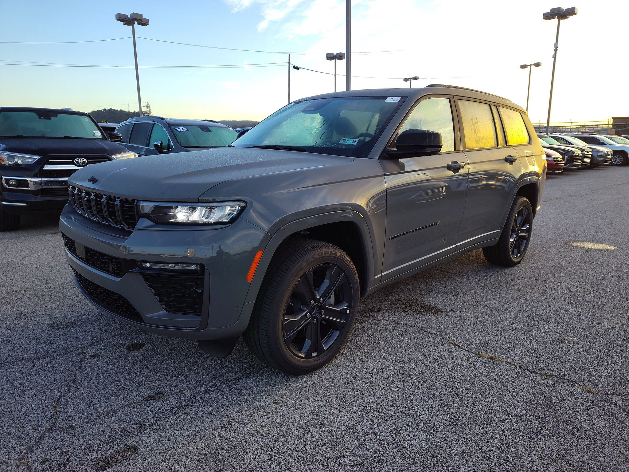 2027 Jeep Grand Cherokee Limited Reserve
