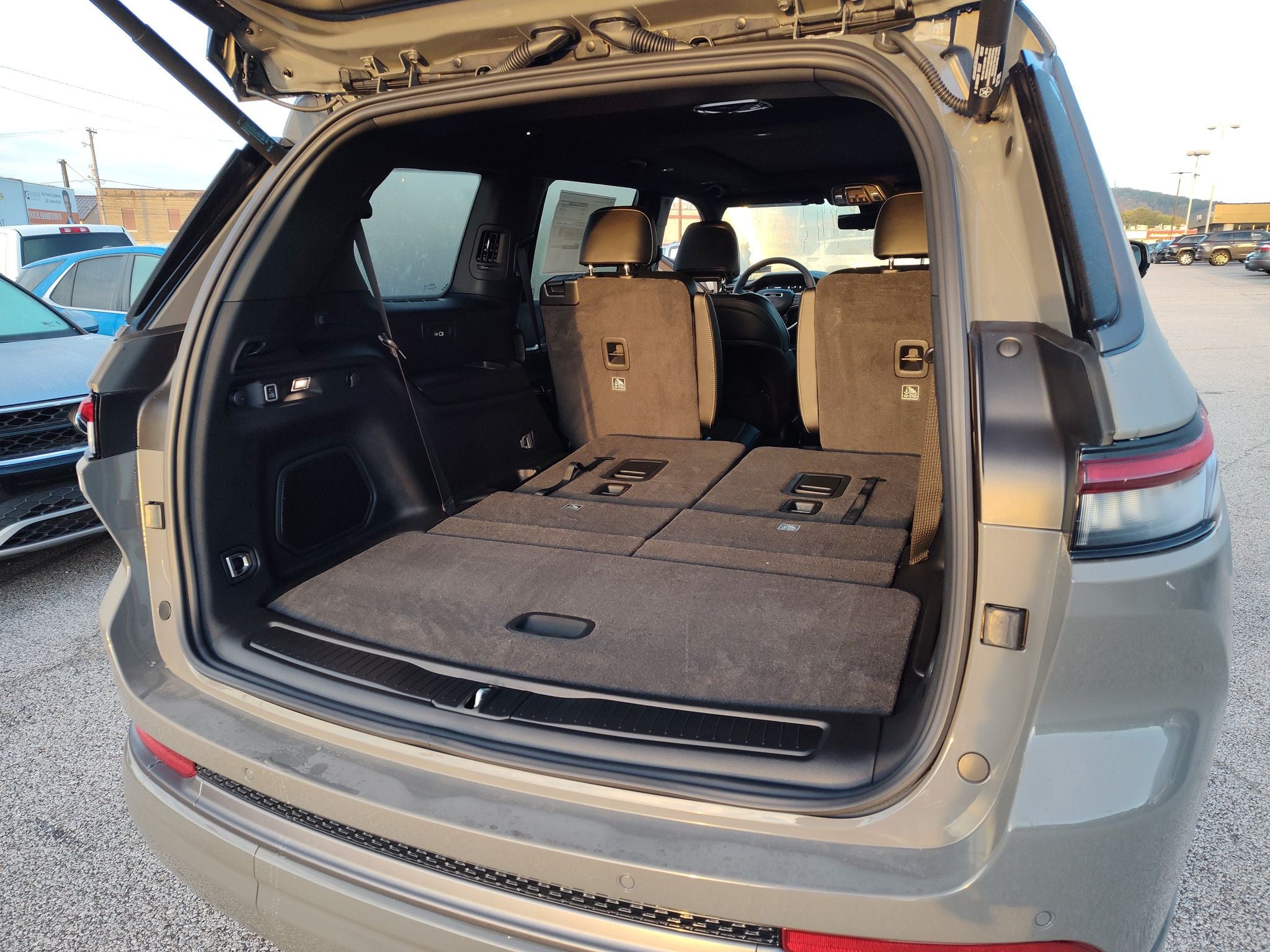 2027 Jeep Grand Cherokee Limited Reserve