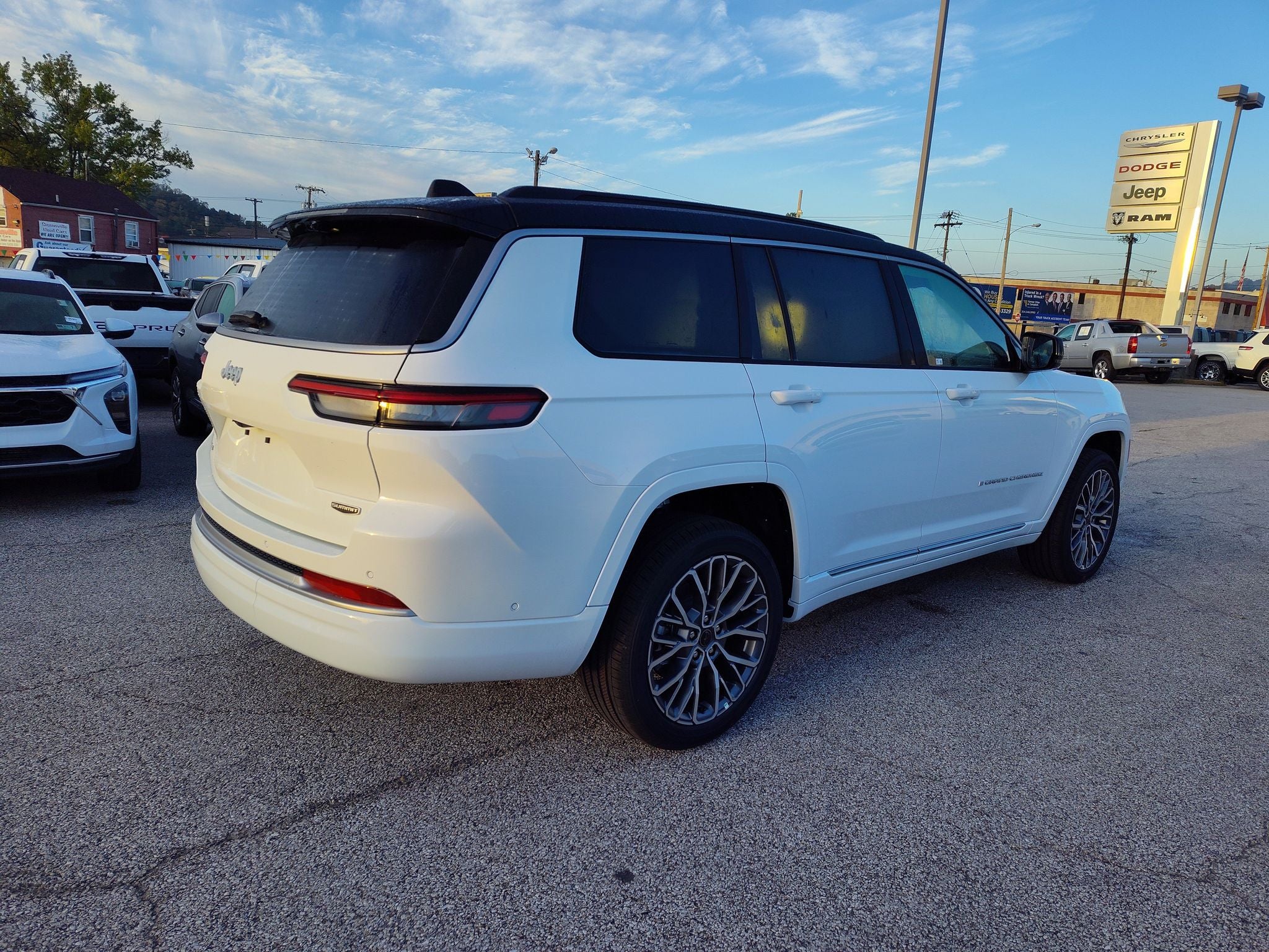 2027 Jeep Grand Cherokee Summit