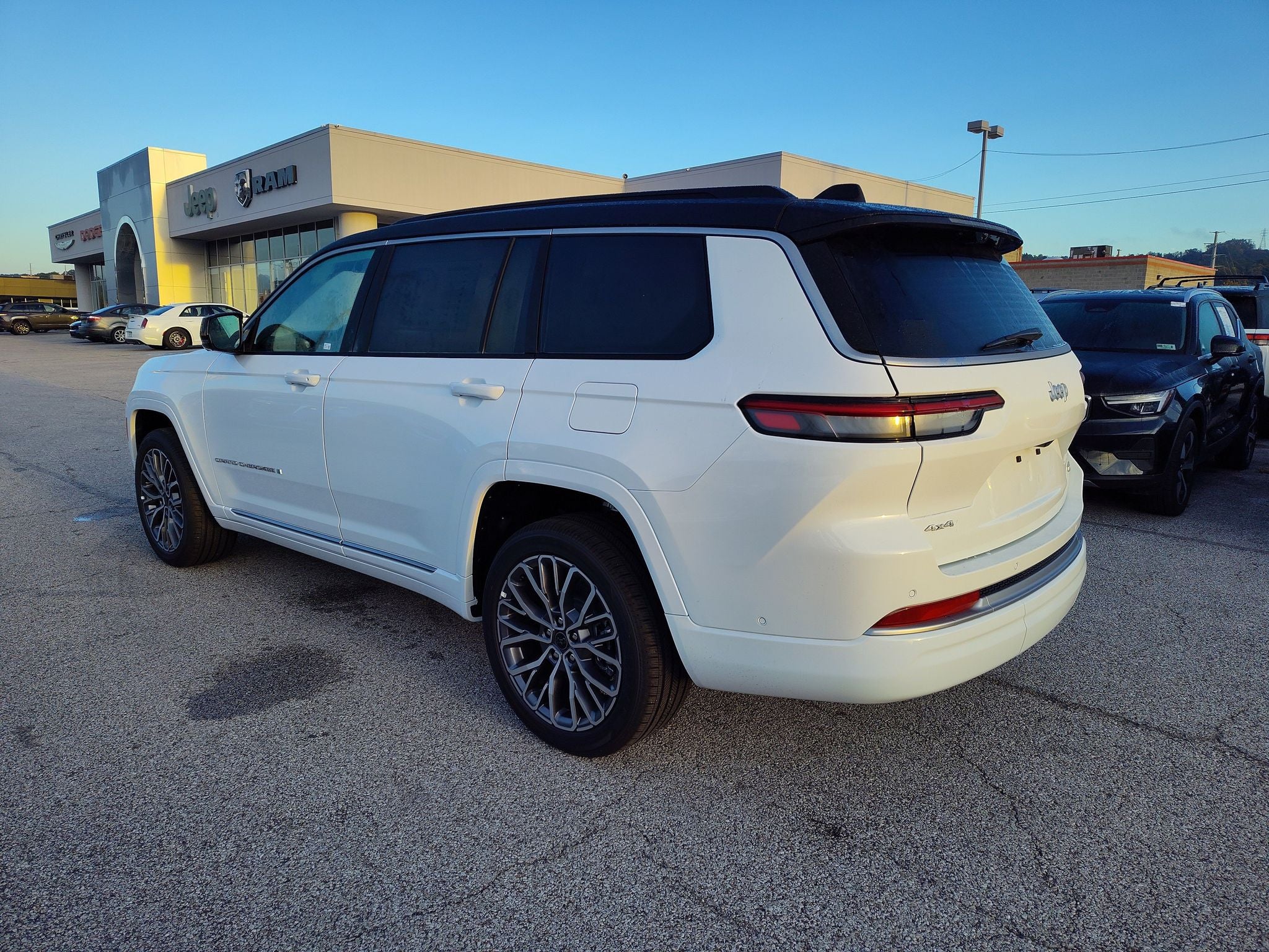2027 Jeep Grand Cherokee Summit