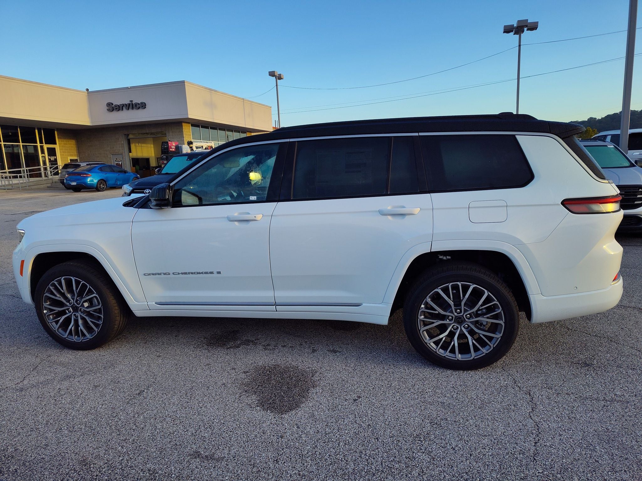 2027 Jeep Grand Cherokee Summit