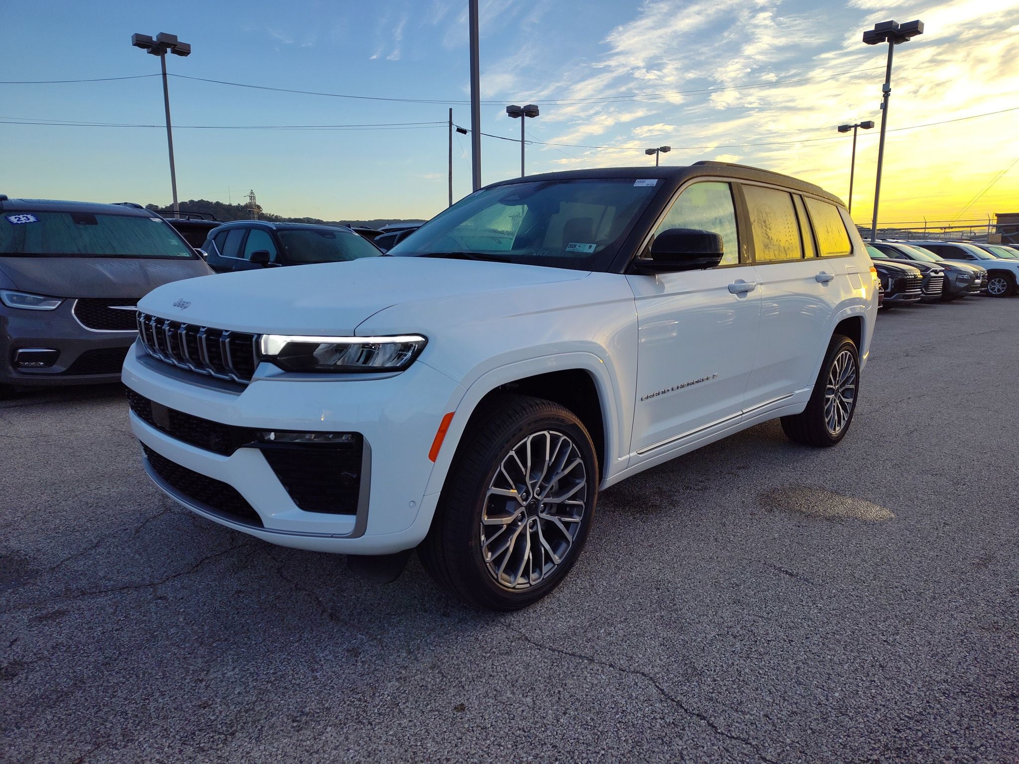 2027 Jeep Grand Cherokee Summit