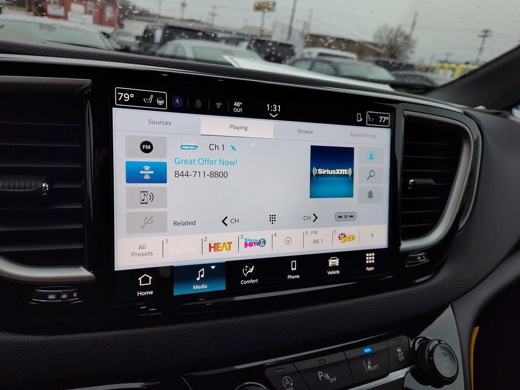 2026 Chrysler Voyager LX