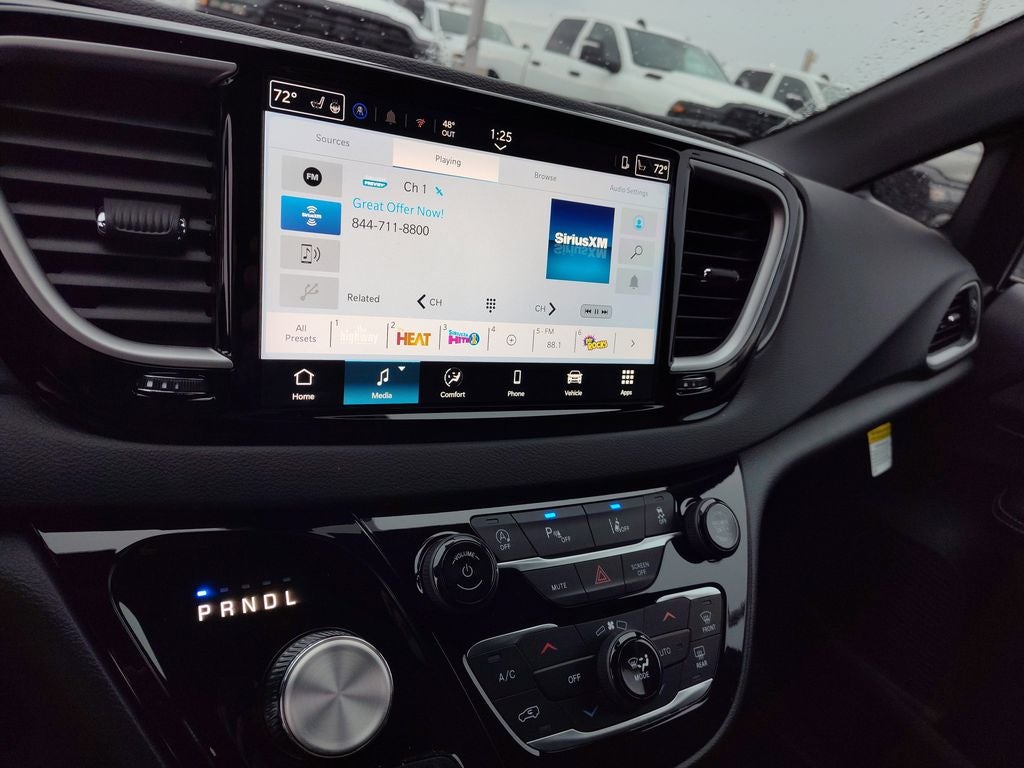 2026 Chrysler Voyager LX