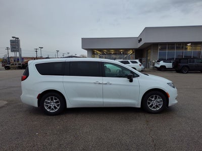 2026 Chrysler Voyager LX