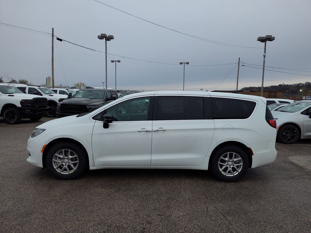 2026 Chrysler Voyager LX