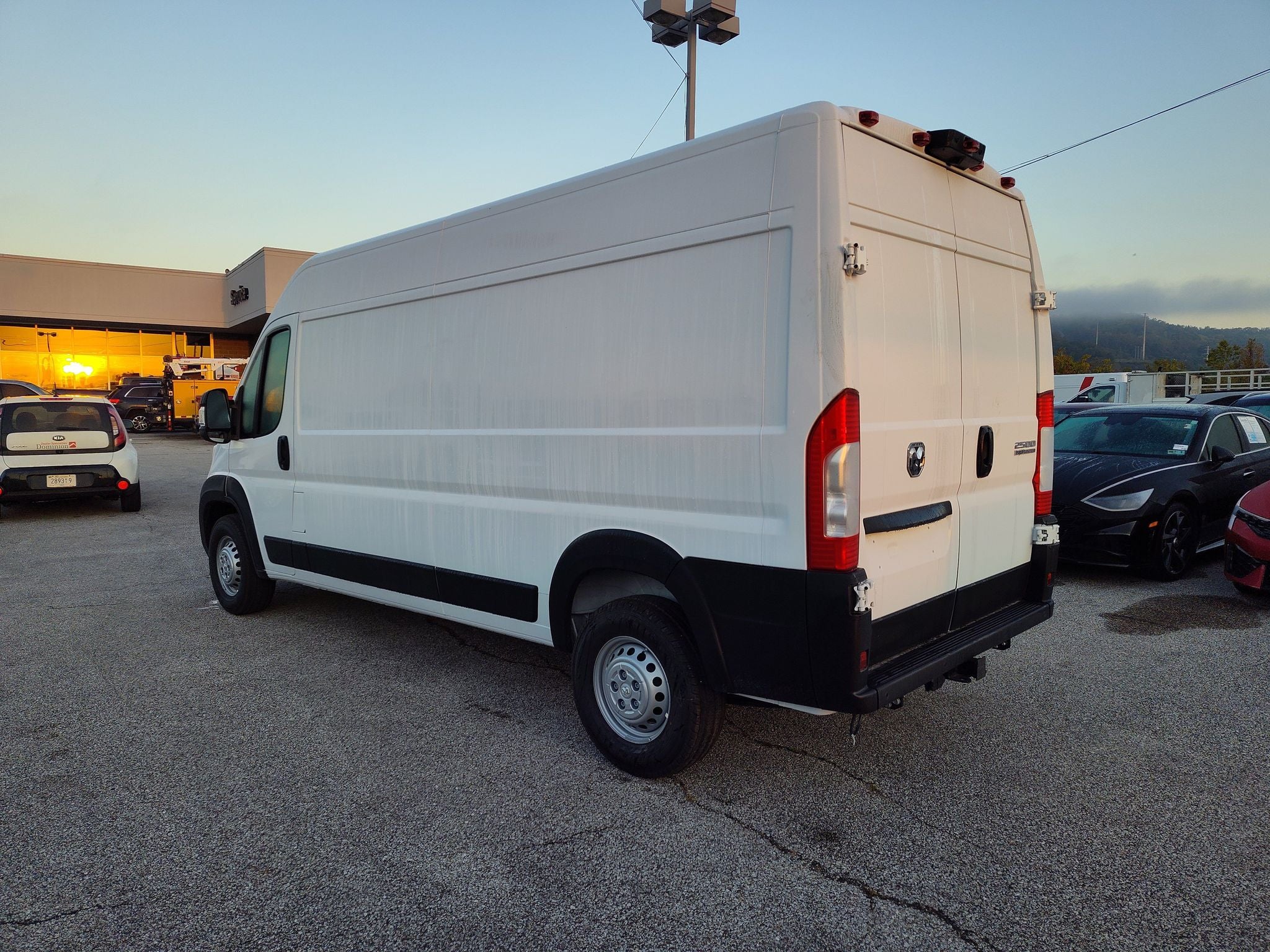 2027 RAM ProMaster Cargo Van Tradesman